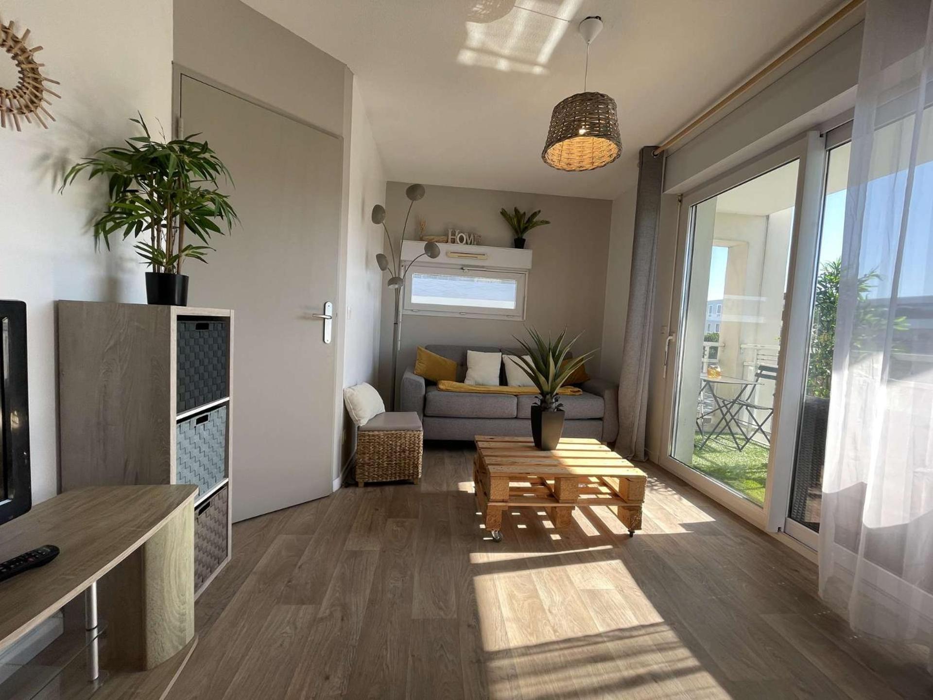 Appt T1 Bis - La Rochelle - Lr040-205 *